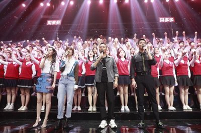 《天天向上》攜手《中國機長》 一場致敬英雄的熒屏交響，如何實現話題與口碑的雙贏？